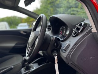 /photos/11390/477b4782-396f-44fd-8d82-b76473f9bbc2_i320x240.jpg
