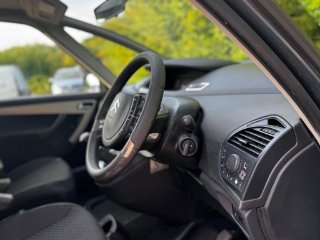 /photos/11390/f3a5200a-a7cc-4416-bf1d-5077d175dcb7_i320x240.jpg